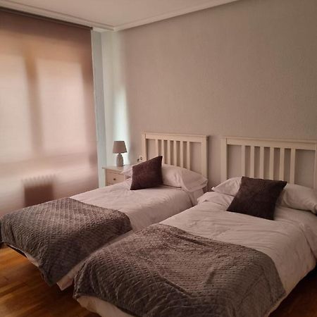 Ferienwohnung Vivienda Silvia Renfe León Exterior foto