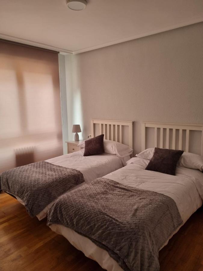 Ferienwohnung Vivienda Silvia Renfe León Exterior foto