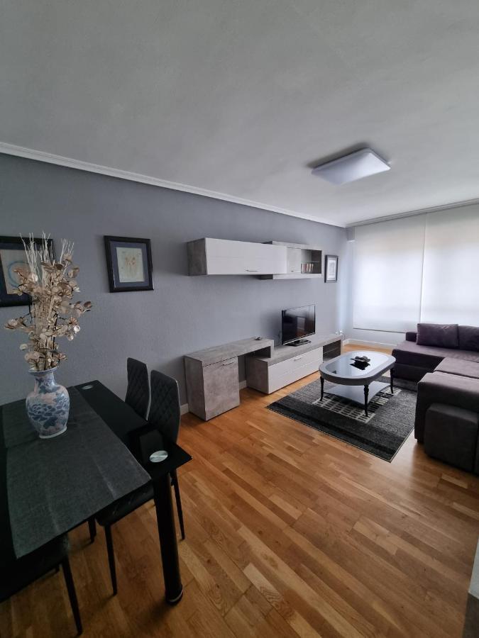Ferienwohnung Vivienda Silvia Renfe León Exterior foto